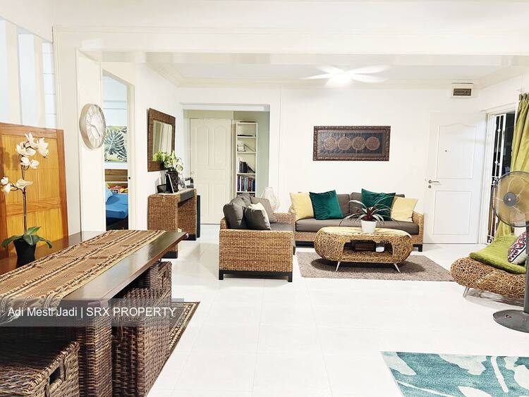 Woodlands Street 83 thumbnail photo